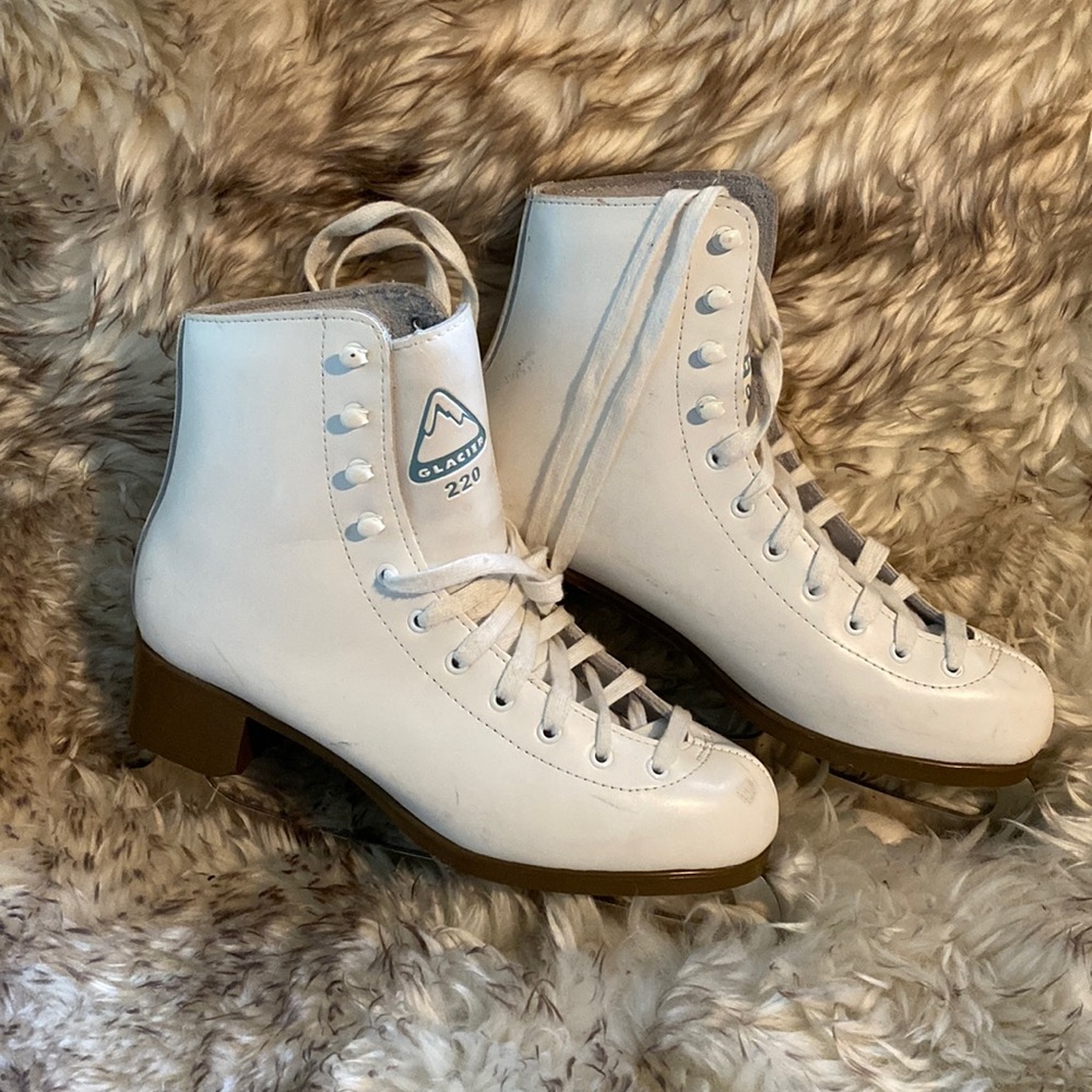 Ice skates glacier 220